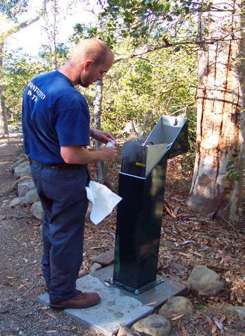 EZ‑01 standard sampling station with ¼‑inch valve